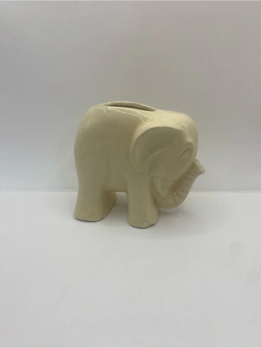 Vintage USA Pottery Ivory Elephant Succulent Planter/Vase Size 3.5”x